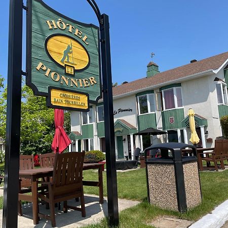 Hotel Le Pionnier Tadoussac Exterior foto