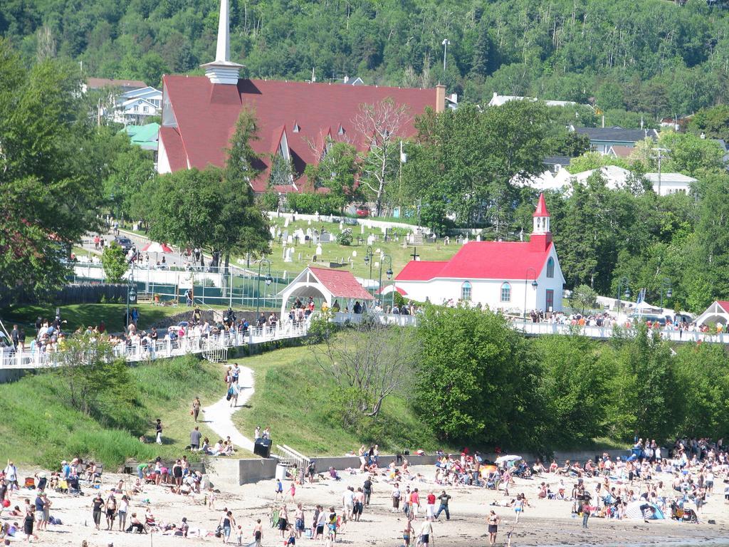 Hotel Le Pionnier Tadoussac Exterior foto