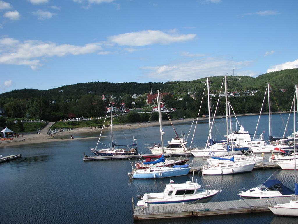 Hotel Le Pionnier Tadoussac Exterior foto